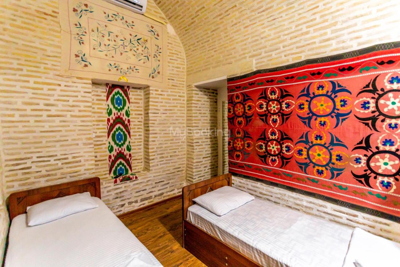 Okhun Madrasah15Th-16Th Century Hotel Buhara Kültér fotó