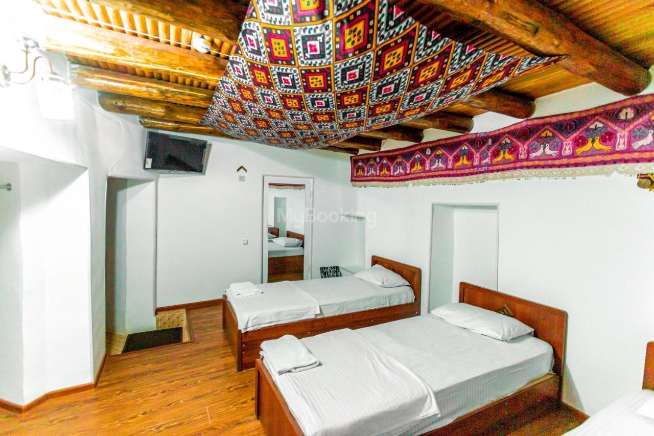 Okhun Madrasah15Th-16Th Century Hotel Buhara Kültér fotó