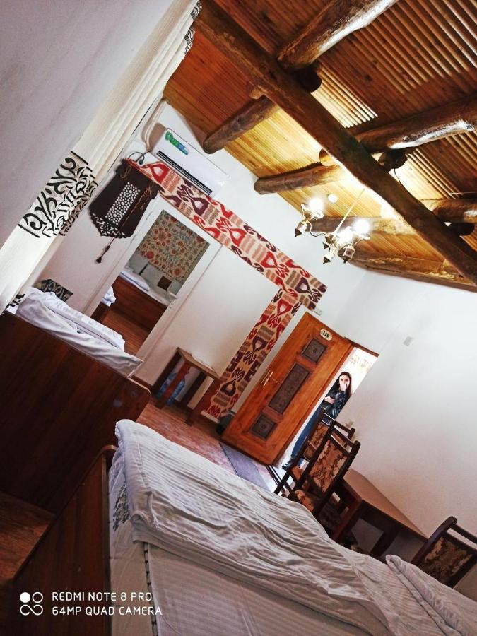 Okhun Madrasah15Th-16Th Century Hotel Buhara Kültér fotó